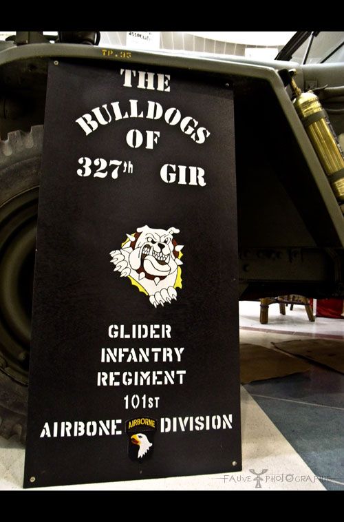 [HISTOIRE ET PATRIMOINE] The Bulldogs of 327th Gir