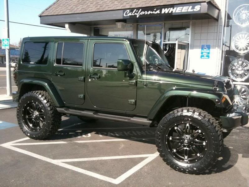 Jeep Wrangler Unlimited Lifted Green