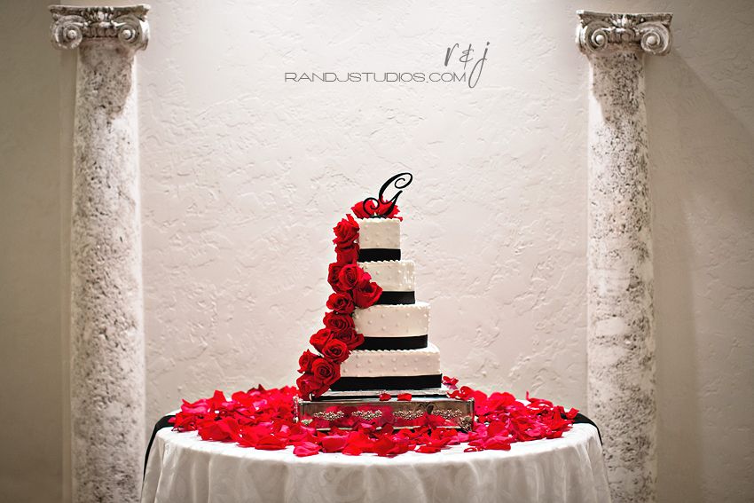 Black and Red Wedding Cake Photography Centurion Palace