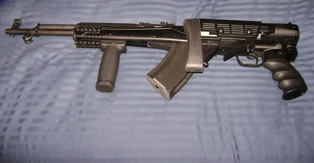 Is a forward detachable pistol grip illegal???