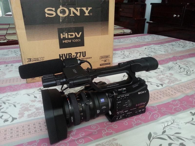 Máy quay phim sony Z7U