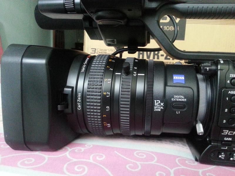 Máy quay phim sony Z7U - 1