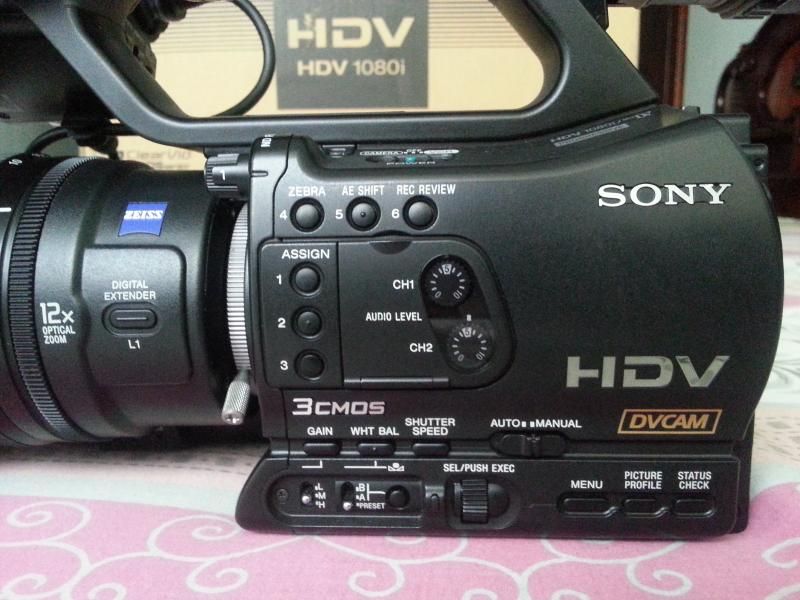 Máy quay phim sony Z7U - 2