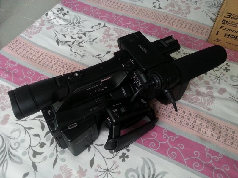 Máy quay phim sony Z7U - 4