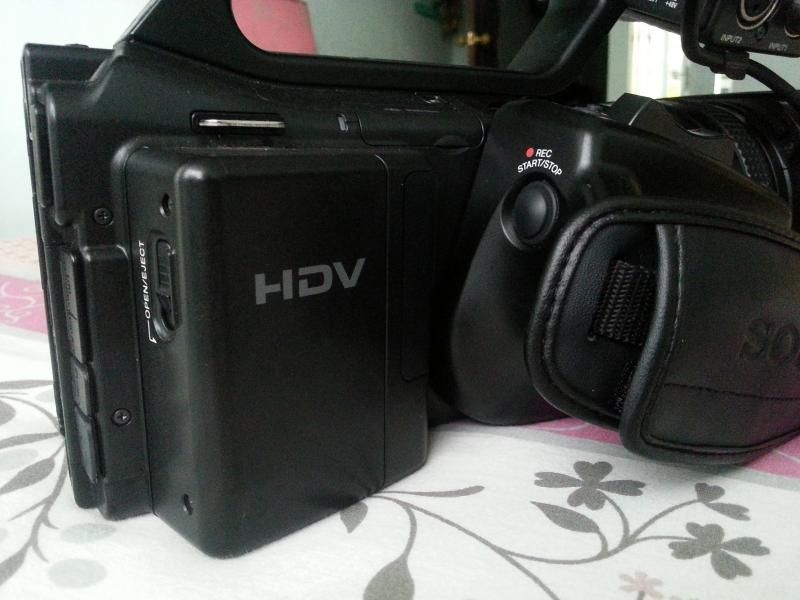 Máy quay phim sony Z7U - 5