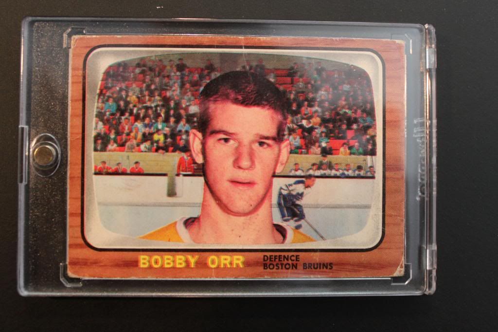 196667 Topps Bobby Orr Rookie Card + 196061 Gordie Howe Parkie